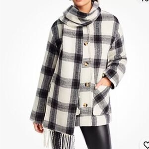 AQUA Scarf Collar Coat Black /White